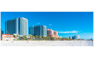 Photo de la plage blanche immaculée de Clearwater en Floride par Gate 5 travel