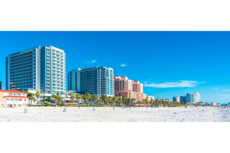 Photo de la plage blanche immaculée de Clearwater en Floride par Gate 5 travel